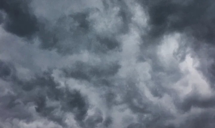 Fim de semana terá chuva e temporais isolados em SC antes da volta do sol