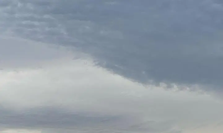 🌧️ Frente fria quebra sequência de geada e traz risco de temporais para Santa Catarina