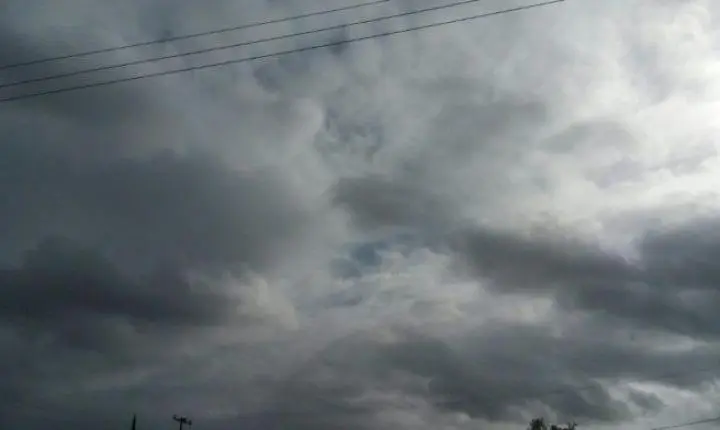 Frente fria traz chuva intensa e temporais isolados a Santa Catarina neste sábado; domingo tem queda nas temperaturas