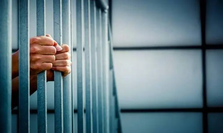 ✍️ Homem é condenado a mais de 77 anos por abusar das filhas e enteada