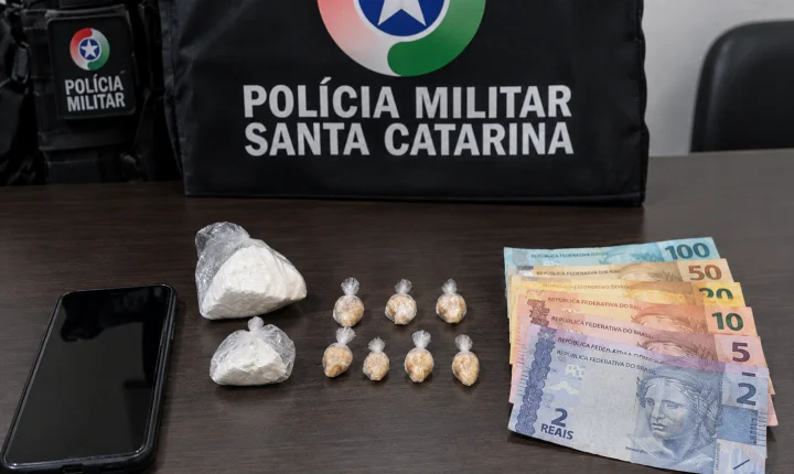 Homem é preso em flagrante por tráfico de drogas em Laguna