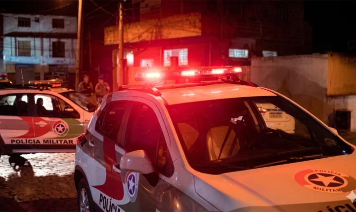 Homem em surto é contido pela Polícia Militar no bairro Santa Augusta, em Braço do Norte