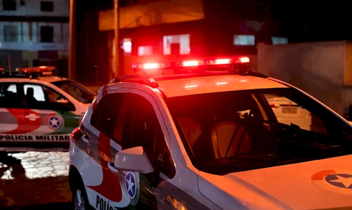 🚨 Homem embriagado é preso no telhado de casa após atropelamento e fuga em Braço do Norte