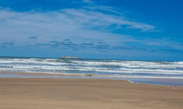 🪦 Idoso morre afogado após possível mal súbito na Praia do Gi