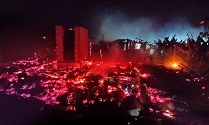 🔥 Incêndio destrói casa e mobiliza bombeiros de duas cidades em Imaruí