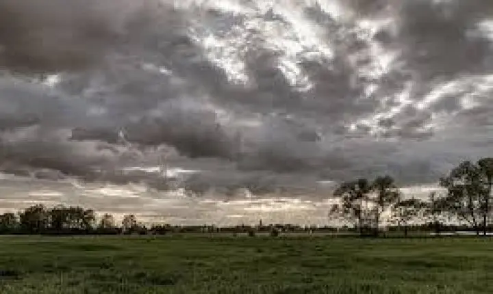 🚩 Instabilidade perde força e massa de ar frio traz clima de outono para SC