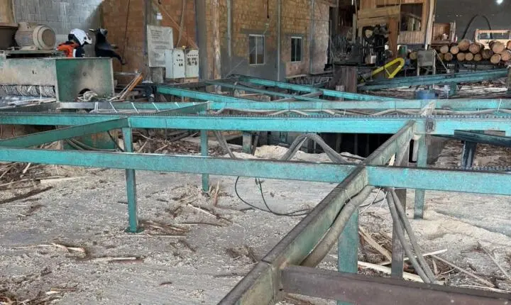 Jovem de 18 anos fica preso em maquinário industrial na SC-435, em Armazém