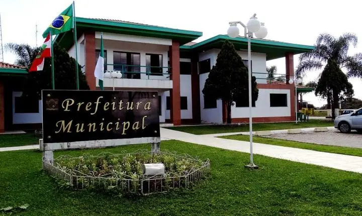 📰 Liminar do MPSC obriga Prefeitura de Palmeira a exonerar 25 servidores comissionados