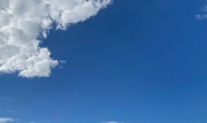 🍂 Massa de ar seco e frio garante tempo firme e predomínio de sol em Santa Catarina