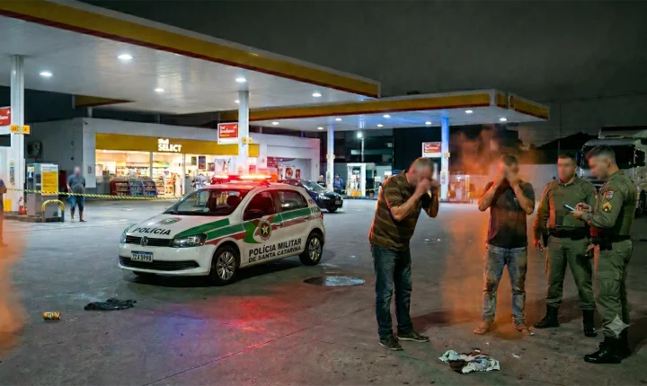 🔍 MMA de posto de combustíveis termina em banho de spray de pimenta em Criciúma