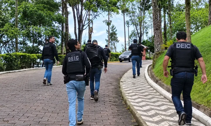 Operação 'Laços de Aço': Polícia Civil desarticula grupo que simulou falso assalto em Gravatal para desviar carga destinada a Braço do Norte