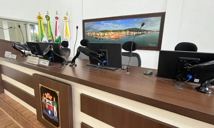 Operação Pactum Turpe afasta presidente da Câmara de Laguna e cumpre mandados por propina e blindagem de contratos de asfalto