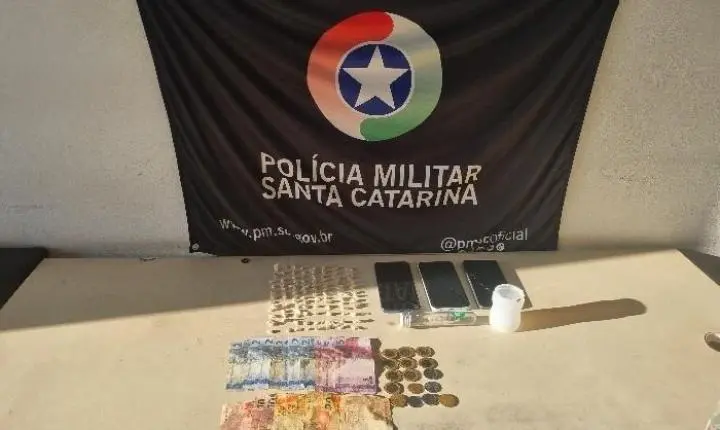 Operações da PM desarticulam pontos de venda de drogas e resultam em sete prisões no Sul