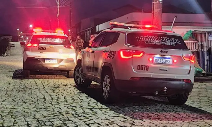 🚓 Operações da PM resultam na captura de quatro foragidos e na prisão de dupla por furto no Sul de SC