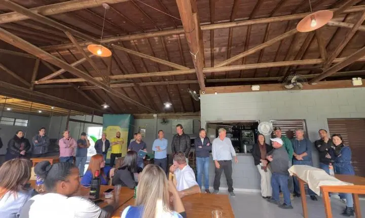 🚜 Pavimentação de mais de 600 metros de rua recebe investimento de R$ 1,6 milhão em Braço do Norte