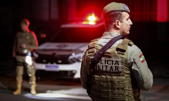 🚨 Perseguição e tráfico: Homem é preso em Imbituba com mais de R$ 22 mil em espécie e drogas