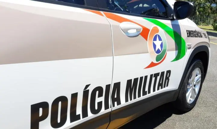 ⚖️ Perseguição policial termina com casal preso e pacotes de crack apreendidos em Tubarão