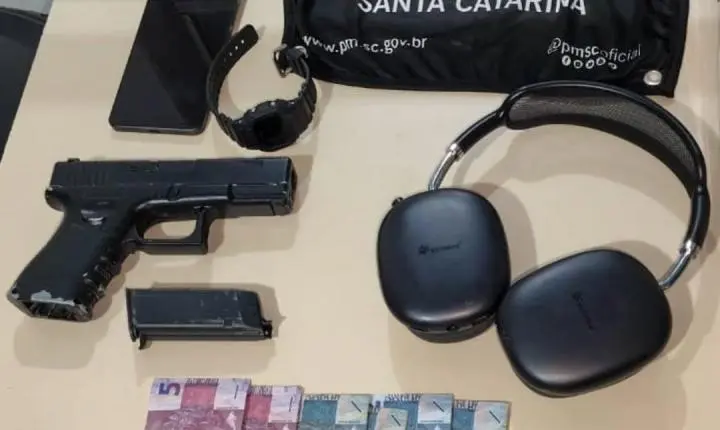 🚔 PM prende dupla minutos após assalto a pedestre no bairro Humaitá