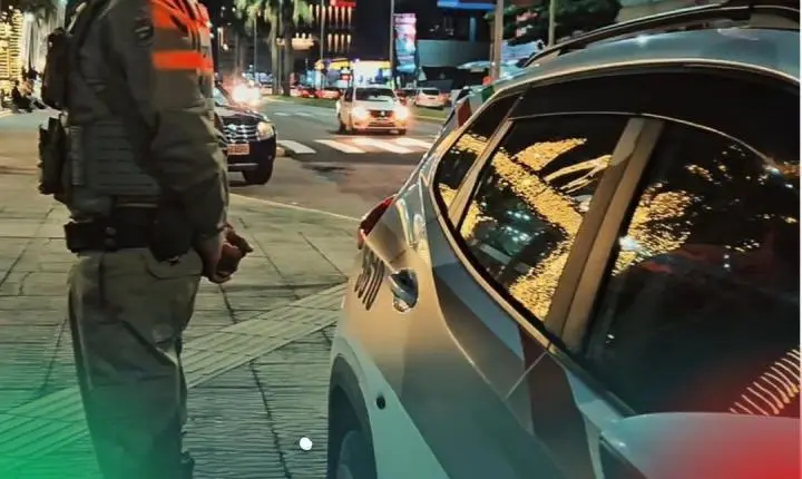 🚔 PM prende dupla minutos após assalto a pedestre no bairro Humaitá