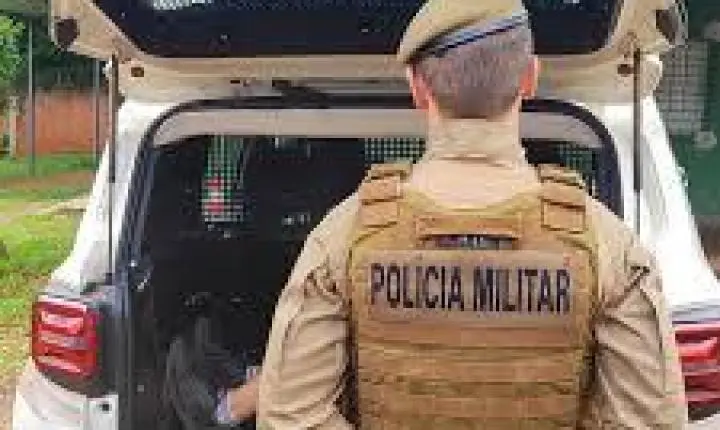 🚔 PM realiza série de prisões no Sul de SC; apreensão de cocaína em Criciúma chega a 8kg