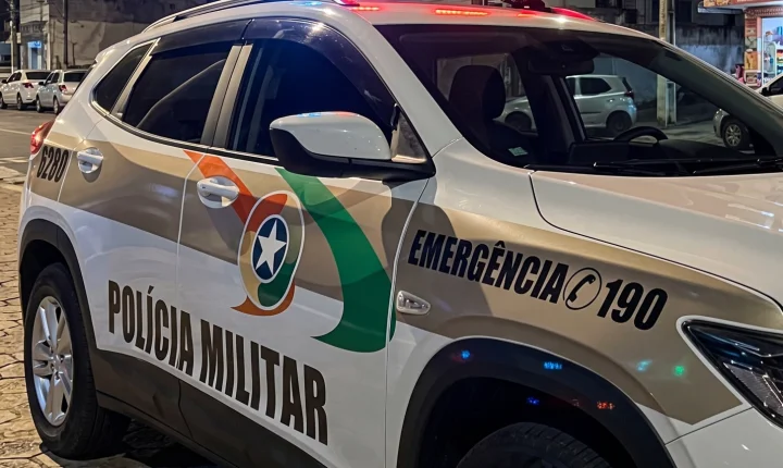 Polícia Militar apreende 800g de maconha e drogas preparadas para presídio no Centro de Tubarão
