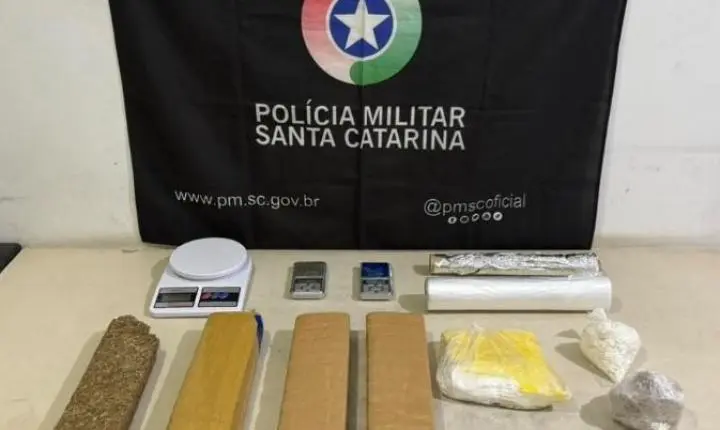 Polícia Militar apreende mais de 5 kg de drogas em Passo de Torres