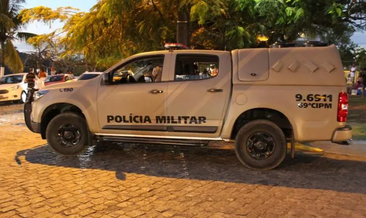 Polícia Militar cumpre mandados de prisão por estupro e roubo na região