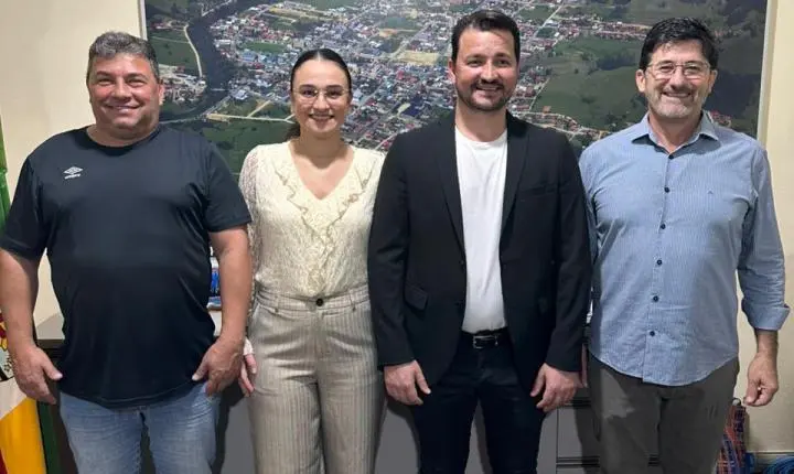 🎓 Presidente da Câmara de Armazém assume a prefeitura interinamente