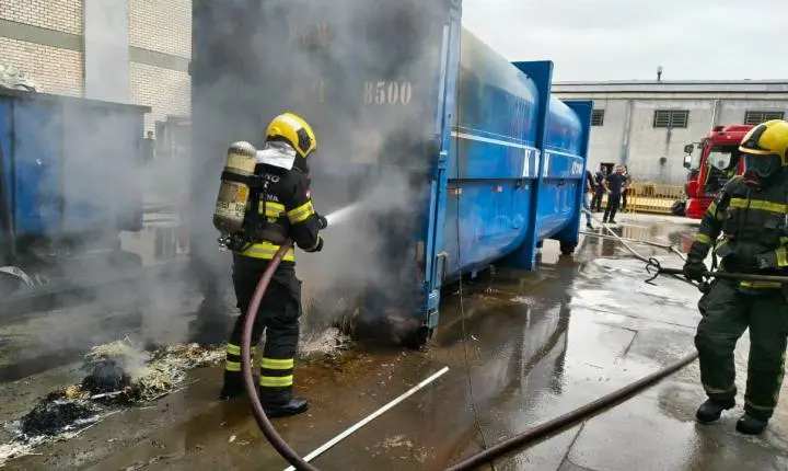 🏭 Princípio de incêndio em gráfica mobiliza Corpo de Bombeiros em Tubarão