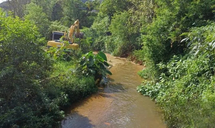 Rio Fortuna inicia desassoreamento preventivo no rio para prevenir transbordamentos e cheias