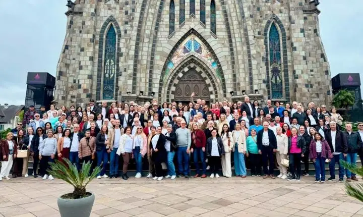 São Ludgero promove viagem especial a Gramado para quase 500 idosos do município