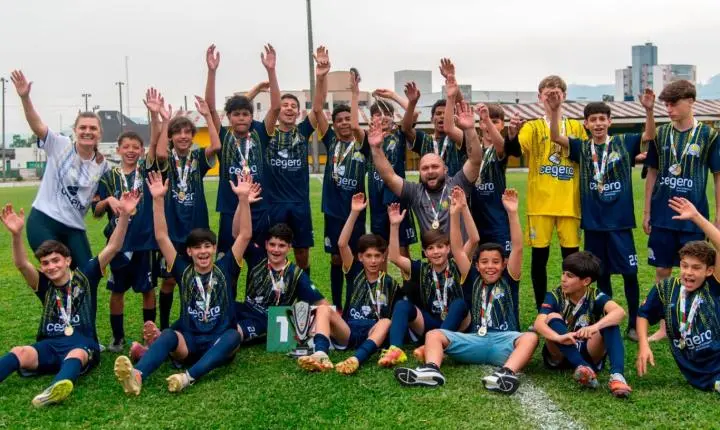 São Ludgero sedia fase regional do Moleque Bom de Bola e conquista título invicto no masculino com a EEB São Ludgero