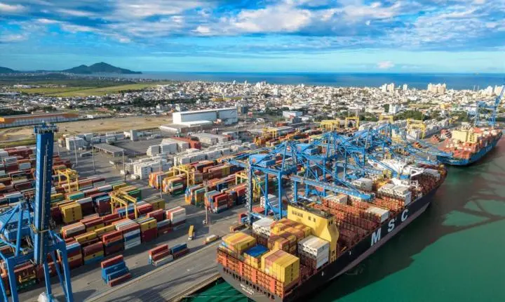 Segundo tarifaço dos EUA entra em vigor hoje e ameaça exportações de Santa Catarina