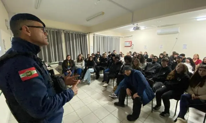 🏫 Semana de Educação para o Trânsito atende mais de 3 mil estudantes em Braço do Norte