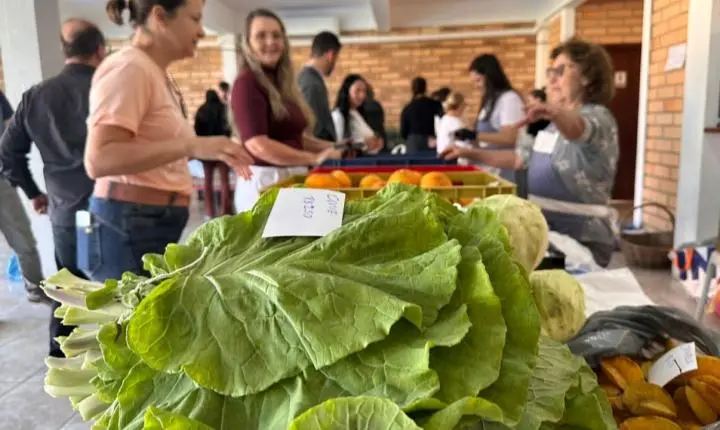 Servidores públicos de Gravatal passam a utilizar Vale Feira para incentivar agricultura familiar