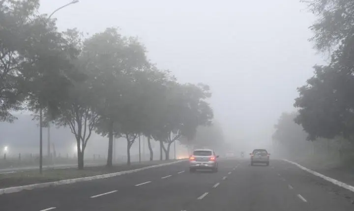 Sexta-feira amanhece com frio de até 6°C e mar agitado; nova frente fria traz alerta alto de temporais para o sábado (03) em SC