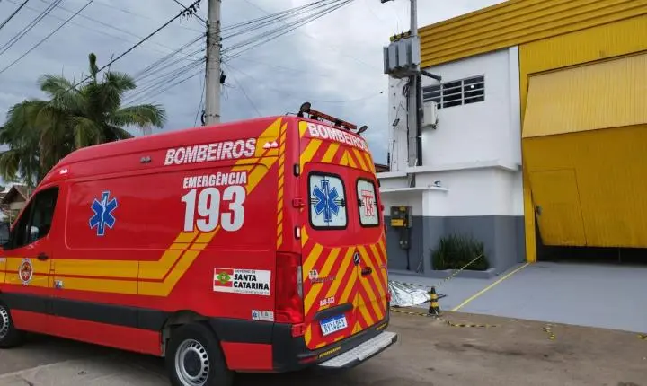 Trabalhador de 39 anos morre após receber descarga elétrica e cair de escada em Braço do Norte