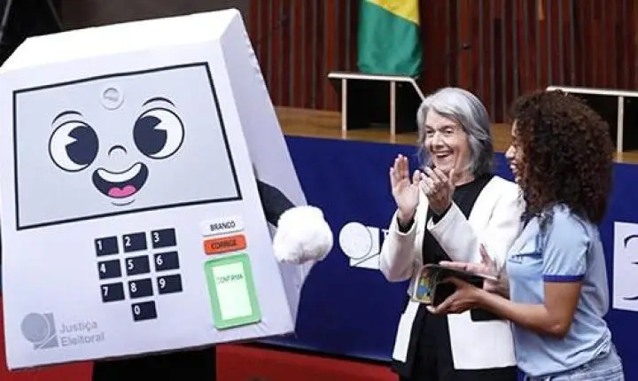 🤖 TSE celebra 30 anos da urna eletrônica e lança mascote 