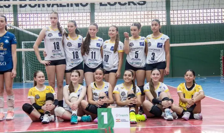 📰 Vôlei feminino sub-17 de São Ludgero conquista título invicto da microrregional da OLESC