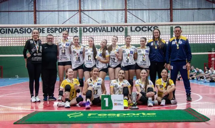 📰 Vôlei feminino sub-17 de São Ludgero conquista título invicto da microrregional da OLESC